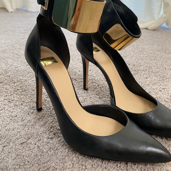 Marciano
Black Arlene Pumps - Picture 4 of 7